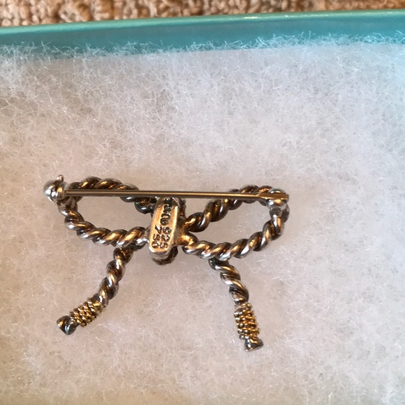 Tiffany&Co. authentic rope bow pin in sterling silver with 18K gold accents. - Picture 2 of 4